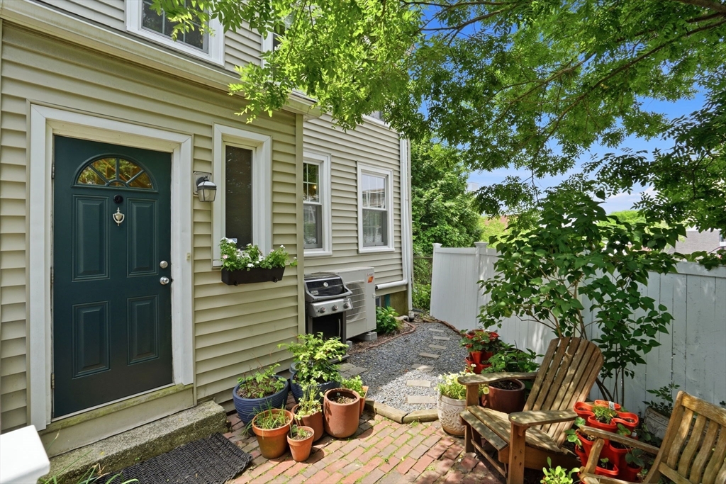 4 Short Street Pl, Boston, Massachusetts 02129