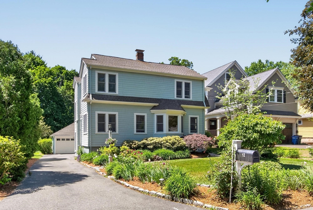 12 Middle St, Lexington, Massachusetts 02421