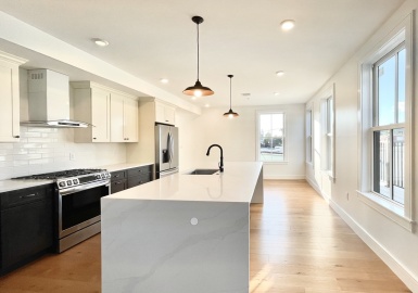 165 Everett St, Boston, Massachusetts 02128, 3 Bedrooms Bedrooms, 5 Rooms Rooms,2.5 BathroomsBathrooms,Residential,For Sale,Everett St,73206743