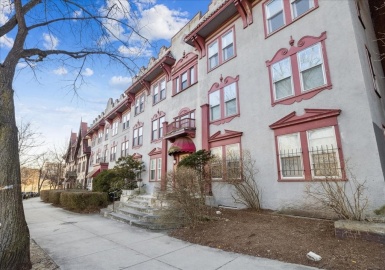 1742 Commonwealth Ave, Boston, Massachusetts 02135, 2 Bedrooms Bedrooms, 4 Rooms Rooms,1 BathroomBathrooms,Residential,For Sale,Commonwealth Ave,73208719