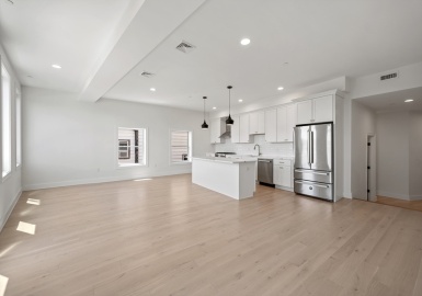 34 Salem, Medford, Massachusetts 02155, 3 Bedrooms Bedrooms, 6 Rooms Rooms,2.5 BathroomsBathrooms,Residential,For Sale,The Dyer Lofts,Salem,73210145