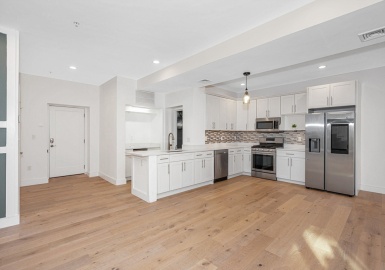 17 Kearney Sq, Lowell, Massachusetts 01852, 2 Bedrooms Bedrooms, 5 Rooms Rooms,2.5 BathroomsBathrooms,Residential,For Sale,Kearney Sq,73191765