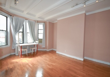 4 Commonwealth Ct, Boston, Massachusetts 02135, 1 Bedroom Bedrooms, 3 Rooms Rooms,1 BathroomBathrooms,Residential,For Sale,Longfellow Manor,Commonwealth Ct,73219902