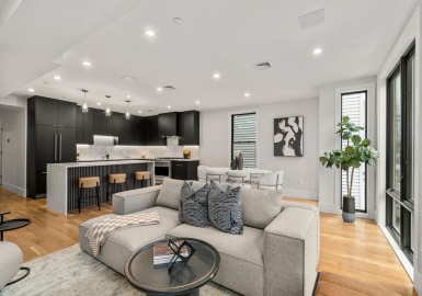 8-10 Mercer, Boston, Massachusetts 02127, 3 Bedrooms Bedrooms, 6 Rooms Rooms,2 BathroomsBathrooms,Residential,For Sale,8-10 Mercer,Mercer,73207023