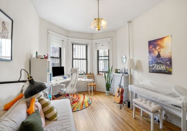 69 Quint Ave, Boston, Massachusetts 02134, 1 Bedroom Bedrooms, 3 Rooms Rooms,1 BathroomBathrooms,Residential,For Sale,Glenville Court Condominium,Quint Ave,73217632