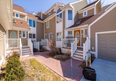 69 Pointe Rok Dr, Worcester, Massachusetts 01604, 2 Bedrooms Bedrooms, 5 Rooms Rooms,2 BathroomsBathrooms,Residential,For Sale,Pointe Rok Estates,Pointe Rok Dr,73214251