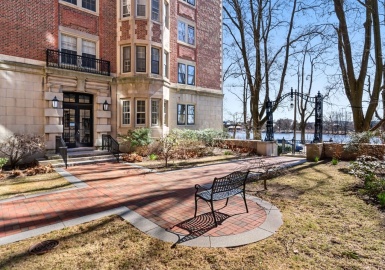 983 Memorial, Cambridge, Massachusetts 02138, 3 Bedrooms Bedrooms, 7 Rooms Rooms,2 BathroomsBathrooms,Residential,For Sale,Longview Corporation Cooperative Assoc.,Memorial,73176348