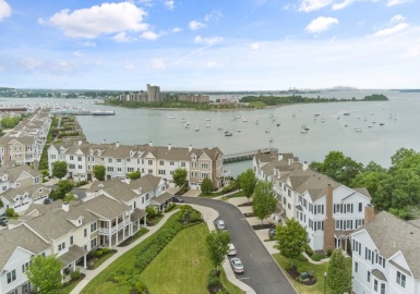 172 Hms Stayner Dr, Hingham, Massachusetts 02043, 2 Bedrooms Bedrooms, 7 Rooms Rooms,2.5 BathroomsBathrooms,Residential,For Sale,Hewitt‘s Landing,Hms Stayner Dr,73222008