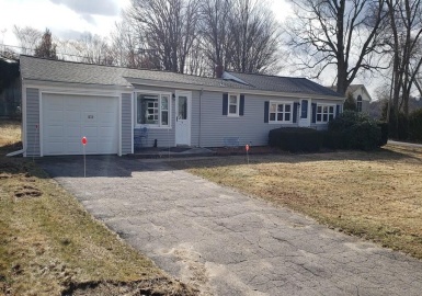 40 Valley St, Blackstone, Massachusetts 01504, 2 Bedrooms Bedrooms, 5 Rooms Rooms,1 BathroomBathrooms,Residential,For Sale,Valley St,72617843