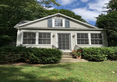 15 Hubbard St, Lenox, Massachusetts 01240, 2 Bedrooms Bedrooms, 5 Rooms Rooms,1.5 BathroomsBathrooms,Residential,For Sale,Hubbard St,72579400