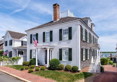 117 North Water Street, Edgartown, Massachusetts 02539, 7 Bedrooms Bedrooms, 10 Rooms Rooms,3.5 BathroomsBathrooms,Residential,For Sale,North Water Street,72658861