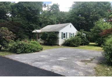 31 Walnut Rd, North Attleboro, Massachusetts 02760, 2 Bedrooms Bedrooms, 4 Rooms Rooms,1 BathroomBathrooms,Residential,For Sale,Walnut Rd,72532746