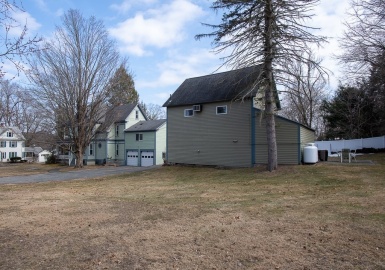 4 Spring St, Monson, Massachusetts 01057, 2 Bedrooms Bedrooms, 4 Rooms Rooms,1 BathroomBathrooms,Residential,For Sale,Spring St,72803386
