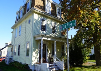 56 Mount Vernon, Dedham, Massachusetts 02026, 6 Bedrooms Bedrooms, 12 Rooms Rooms,2 BathroomsBathrooms,Residential Income,For Sale,Mount Vernon,72999424