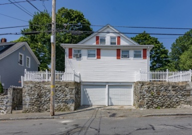 100-102 Phillips St, Methuen, Massachusetts 01844, 5 Bedrooms Bedrooms, 9 Rooms Rooms,2 BathroomsBathrooms,Residential Income,For Sale,Phillips St,73018880
