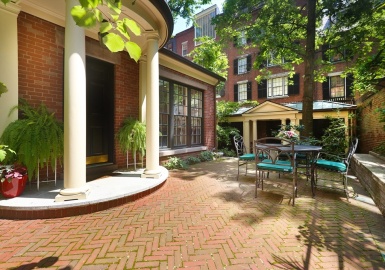 92 Mount Vernon Street, Boston, Massachusetts 02108, 6 Bedrooms Bedrooms, 14 Rooms Rooms,6 BathroomsBathrooms,Residential Income,For Sale,Mount Vernon Street,73199695
