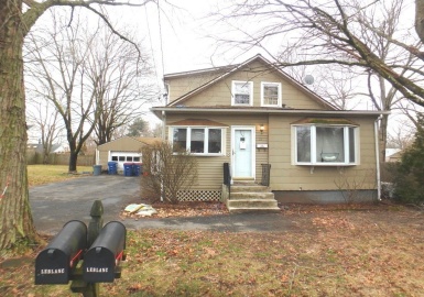 21 Forest Ave, Seekonk, Massachusetts 02771, 3 Bedrooms Bedrooms, 9 Rooms Rooms,2 BathroomsBathrooms,Residential Income,For Sale,Forest Ave,73212948