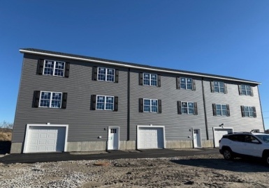 UNIT 1 Lawrence, Fall River, Massachusetts 02722, 3 Bedrooms Bedrooms, 6 Rooms Rooms,2.5 BathroomsBathrooms,Residential,For Sale,Lawrence,73211812