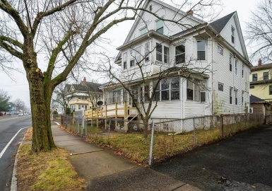 558 Dickinson St, Springfield, Massachusetts 01108, 9 Bedrooms Bedrooms, 15 Rooms Rooms,2.5 BathroomsBathrooms,Residential Income,For Sale,Dickinson St,73191009