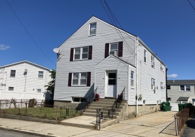 479 Fulton St, Medford, Massachusetts 02155, 2 Bedrooms Bedrooms, 5 Rooms Rooms,1 BathroomBathrooms,Residential Lease,For Rent,Fulton St,72892059
