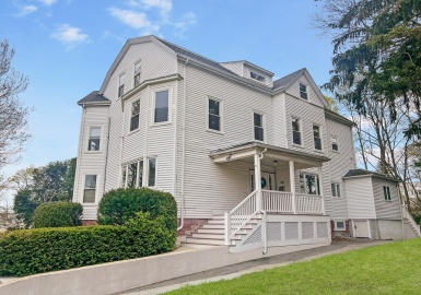 26 Bartlett Ave, Arlington, Massachusetts 02476, 9 Bedrooms Bedrooms, 16 Rooms Rooms,8 BathroomsBathrooms,Residential,For Sale,Bartlett Ave,73207220
