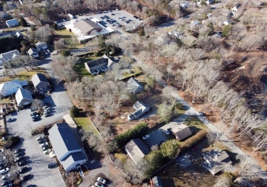 29 Stephens Lane, Falmouth, Massachusetts 02540, 2 Bedrooms Bedrooms, 4 Rooms Rooms,1 BathroomBathrooms,Residential Income,For Sale,Stephens Lane,73207820