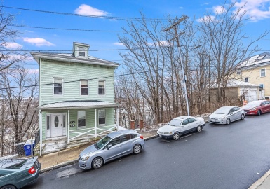 10-14 Lafayette Ave, Chelsea, Massachusetts 02150, 5 Bedrooms Bedrooms, 11 Rooms Rooms,3 BathroomsBathrooms,Residential Income,For Sale,Lafayette Ave,73197947