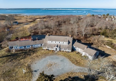 156 Harbor Point Rd, Barnstable, Massachusetts 02630, 3 Bedrooms Bedrooms, 10 Rooms Rooms,4 BathroomsBathrooms,Residential,For Sale,Harbor Point Rd,73210675