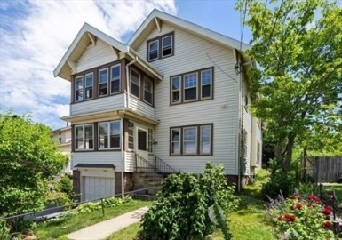 240-242 Southern Artery, Quincy, Massachusetts 02169, 5 Bedrooms Bedrooms, 11 Rooms Rooms,3 BathroomsBathrooms,Residential Income,For Sale,Southern Artery,73213141