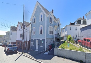 15-17 Whipple St, Lowell, Massachusetts 01852, 5 Bedrooms Bedrooms, 10 Rooms Rooms,2.5 BathroomsBathrooms,Residential Income,For Sale,Whipple St,73163165