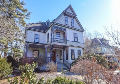 50 Hartford St, Newton, Massachusetts 02461, 6 Bedrooms Bedrooms, 13 Rooms Rooms,3 BathroomsBathrooms,Residential Income,For Sale,Hartford St,73214408