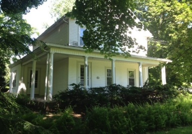 9 Middle St, Hadley, Massachusetts 01035, 5 Bedrooms Bedrooms, 9 Rooms Rooms,2 BathroomsBathrooms,Residential Income,For Sale,Middle St,73172841