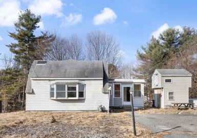 76 Hillcrest Ave, Methuen, Massachusetts 01844, 1 Bedroom Bedrooms, 3 Rooms Rooms,1 BathroomBathrooms,Residential,For Sale,Hillcrest Ave,73206405