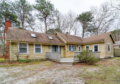 47 Mattakese Rd, Yarmouth, Massachusetts 02673, 3 Bedrooms Bedrooms, 5 Rooms Rooms,1 BathroomBathrooms,Residential,For Sale,Mattakese Rd,73211435