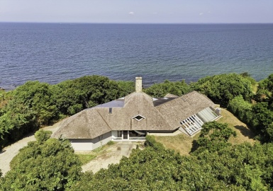 44 Carey Lane, Falmouth, Massachusetts 02540, 4 Bedrooms Bedrooms, 6 Rooms Rooms,3.5 BathroomsBathrooms,Residential,For Sale,Carey Lane,73212904