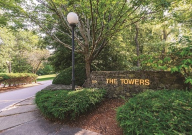 250 Hammond Pond Parkway, Newton, Massachusetts 02467, 1 Bedroom Bedrooms, 4 Rooms Rooms,1.5 BathroomsBathrooms,Residential,For Sale,Chestnut Hill Towers,Hammond Pond Parkway,73206993