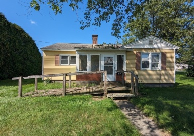24 Elm St, Deerfield, Massachusetts 01373, 3 Bedrooms Bedrooms, 6 Rooms Rooms,1 BathroomBathrooms,Residential,For Sale,Elm St,73153522