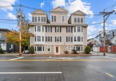 10 Porter St, Stoughton, Massachusetts 02072, 1 Bedroom Bedrooms, 3 Rooms Rooms,1 BathroomBathrooms,Residential,For Sale,Porter St,73181910