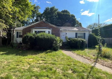 59 Farnum Rd, Waltham, Massachusetts 02453, 4 Bedrooms Bedrooms, 8 Rooms Rooms,1.5 BathroomsBathrooms,Residential,For Sale,Farnum Rd,73154248