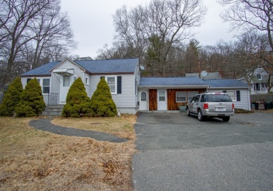 82 Hamilton Street, Saugus, Massachusetts 01906, 3 Bedrooms Bedrooms, 7 Rooms Rooms,3 BathroomsBathrooms,Residential,For Sale,Hamilton Street,73090233