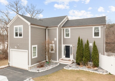821 Merrimack Ave, Dracut, Massachusetts 01826, 3 Bedrooms Bedrooms, 6 Rooms Rooms,3.5 BathroomsBathrooms,Residential,For Sale,Merrimack Ave,73216690