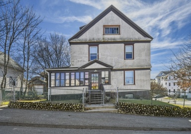 11 Vinton Street, Worcester, Massachusetts 01605, 4 Bedrooms Bedrooms, 10 Rooms Rooms,2 BathroomsBathrooms,Residential Income,For Sale,Vinton Street,73213552