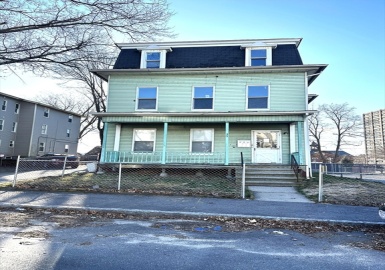 33 Russell Street, Worcester, Massachusetts 01609, 9 Bedrooms Bedrooms, 18 Rooms Rooms,3 BathroomsBathrooms,Residential Income,For Sale,Russell Street,73213997