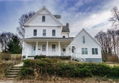 18 Avon St, Reading, Massachusetts 01867, 7 Bedrooms Bedrooms, 16 Rooms Rooms,4 BathroomsBathrooms,Residential Income,For Sale,Avon St,73205299
