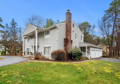 591 Pinewood Drive, Longmeadow, Massachusetts 01106, 4 Bedrooms Bedrooms, 9 Rooms Rooms,2.5 BathroomsBathrooms,Residential,For Sale,Pinewood Drive,73219332