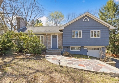 608 Beacon St, Newton, Massachusetts 02459, 4 Bedrooms Bedrooms, 9 Rooms Rooms,2 BathroomsBathrooms,Residential,For Sale,Beacon St,73100742