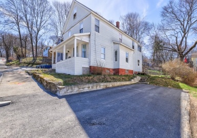 26 Mckinley Rd, Worcester, Massachusetts 01605, 4 Bedrooms Bedrooms, 8 Rooms Rooms,2 BathroomsBathrooms,Residential Income,For Sale,Mckinley Rd,73221191