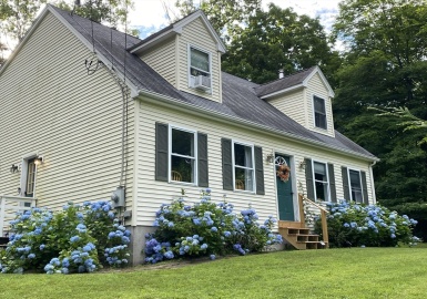 24 Howard Street, Belchertown, Massachusetts 01007, 3 Bedrooms Bedrooms, 6 Rooms Rooms,2.5 BathroomsBathrooms,Residential,For Sale,Howard Street,73220147
