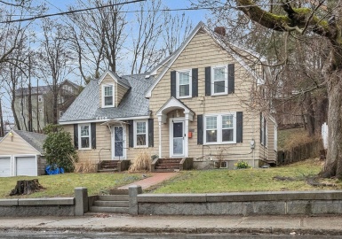 74 Blossom St, Fitchburg, Massachusetts 01420, 4 Bedrooms Bedrooms, 9 Rooms Rooms,2 BathroomsBathrooms,Residential,For Sale,Blossom St,73220484