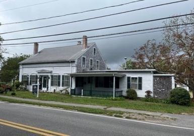 172 Old Main St, Yarmouth, Massachusetts 02664, 4 Bedrooms Bedrooms, 10 Rooms Rooms,3.5 BathroomsBathrooms,Residential Income,For Sale,Old Main St,73221402